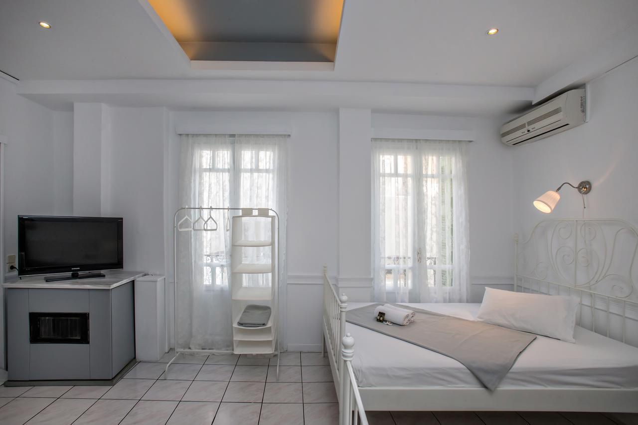 Aegli 1876 Hotel Tinos Bagian luar foto